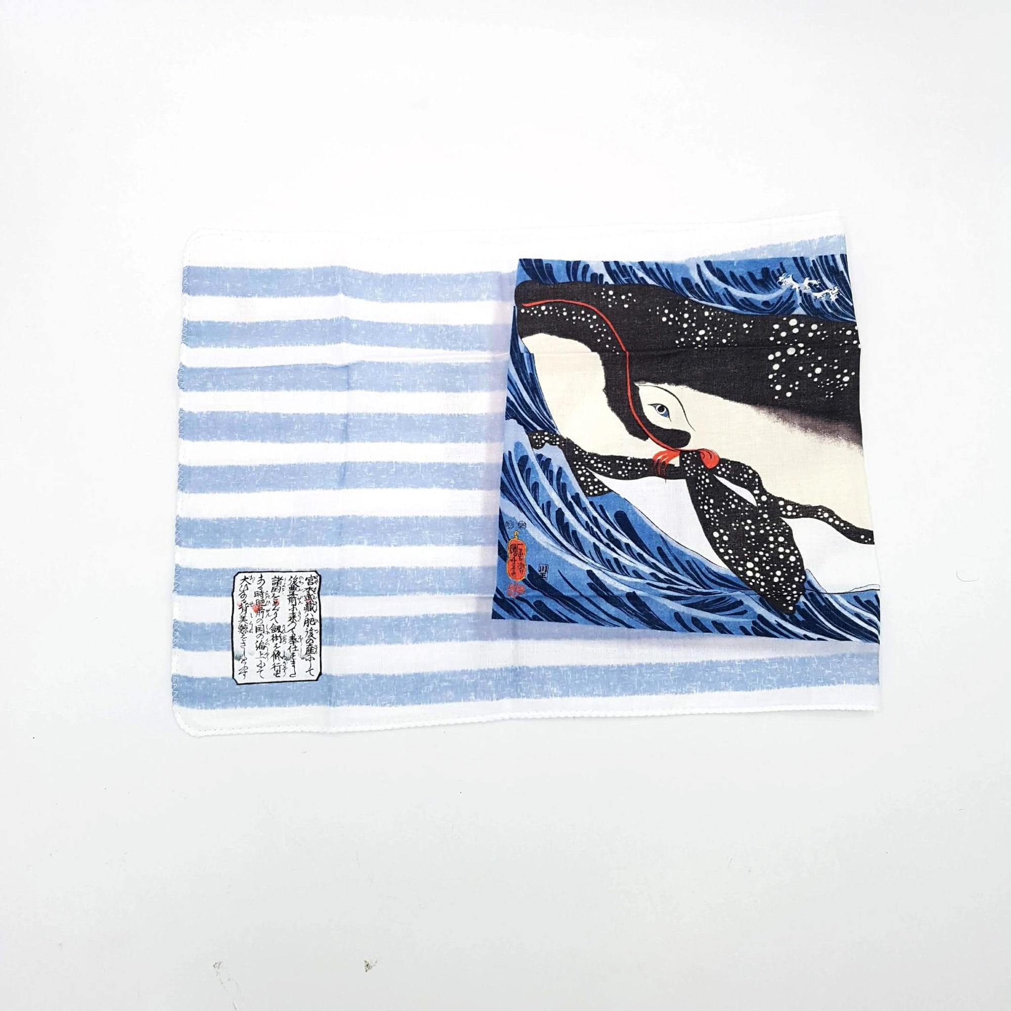 Tenugui serviette japonaise 100% coton imprimé avec reproduction d'estampe Musashi et la Baleine de l'artiste japonais Utagawa Kuniyoshi