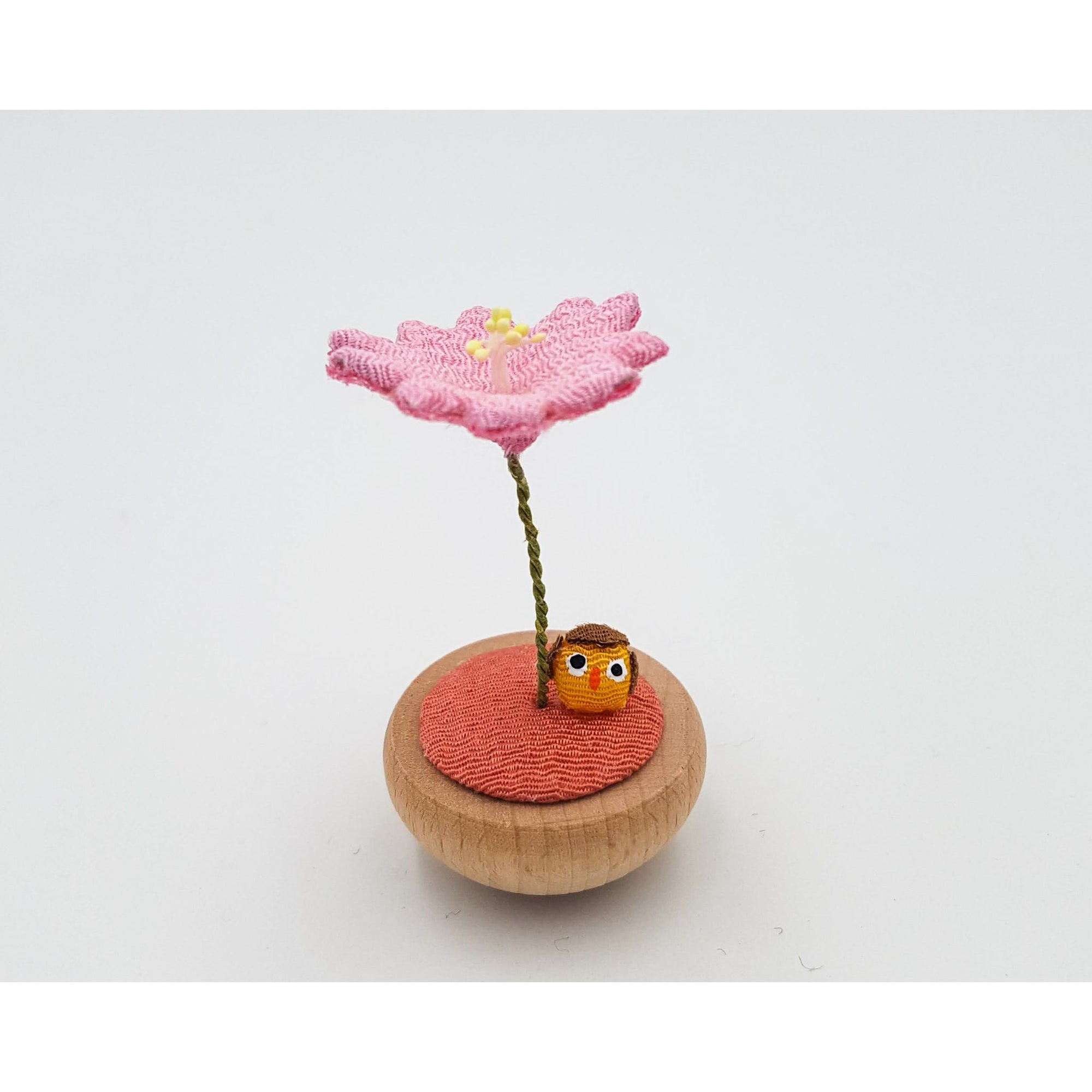Figurine porte-bonheur yura yura japonais sakura et animaux en bois et tissu chirimen