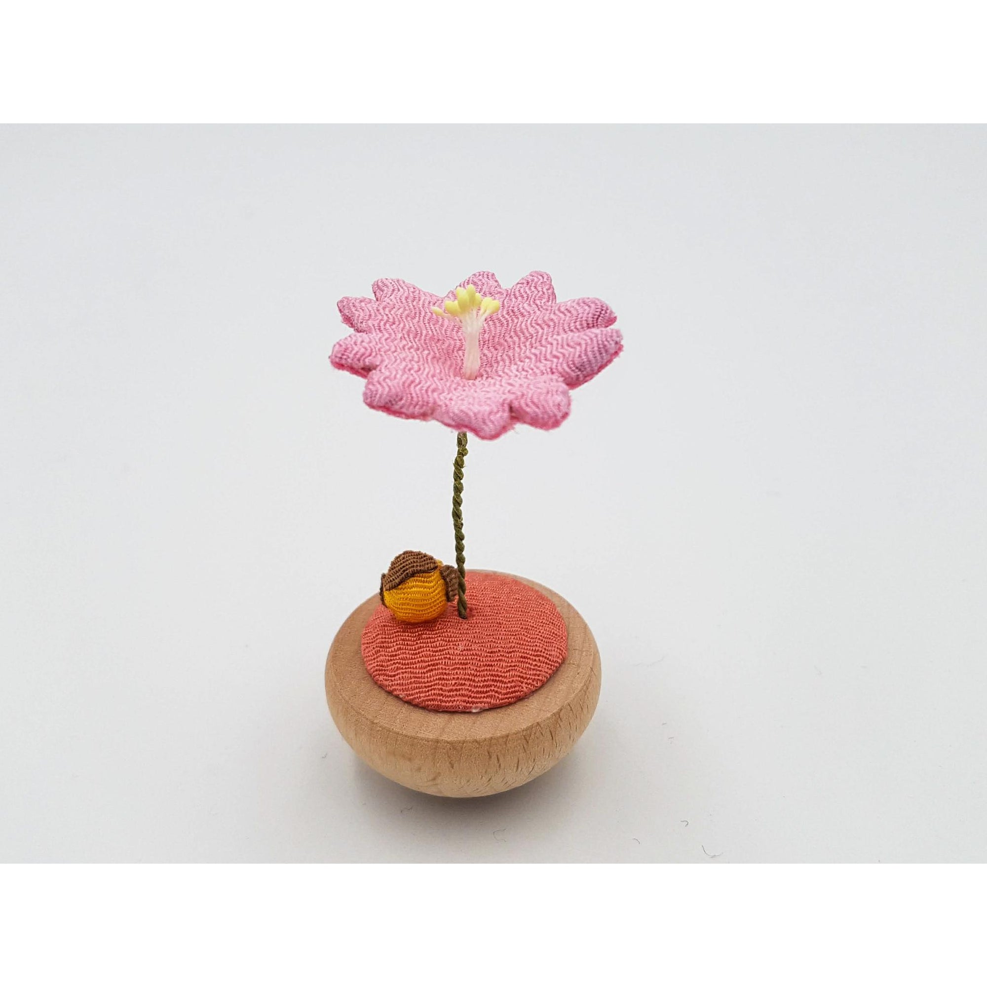 Figurine porte-bonheur yura yura japonais sakura et animaux en bois et tissu chirimen