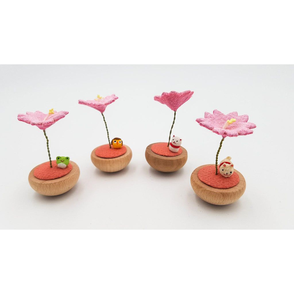 Figurine porte-bonheur yura yura japonais sakura et animaux en bois et tissu chirimen