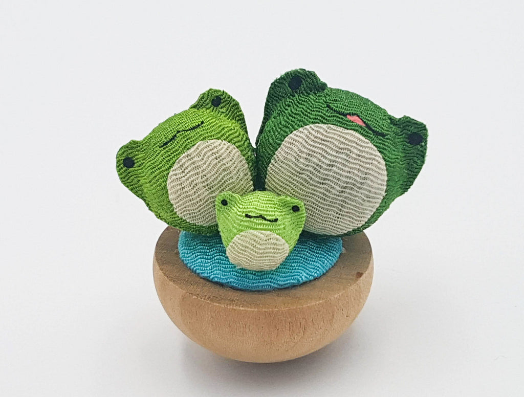 Japanese lucky charm figurine Family Animals in chirimen fabric and wood handmade in Japan