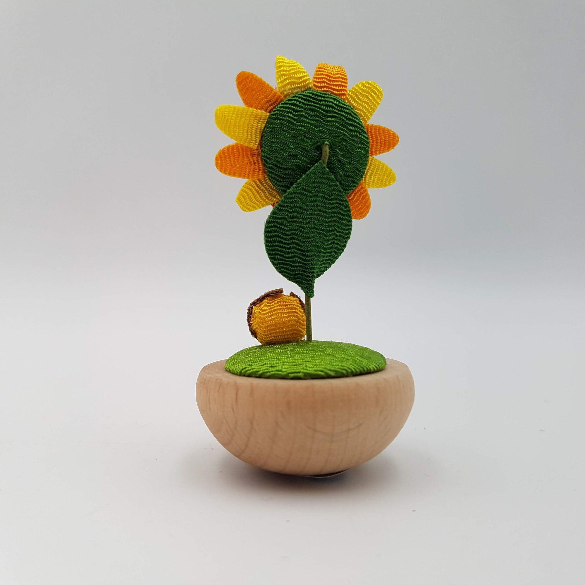 Figurine porte-bonheur yura yura japonais tournesol et animaux en bois et tissu chirimen