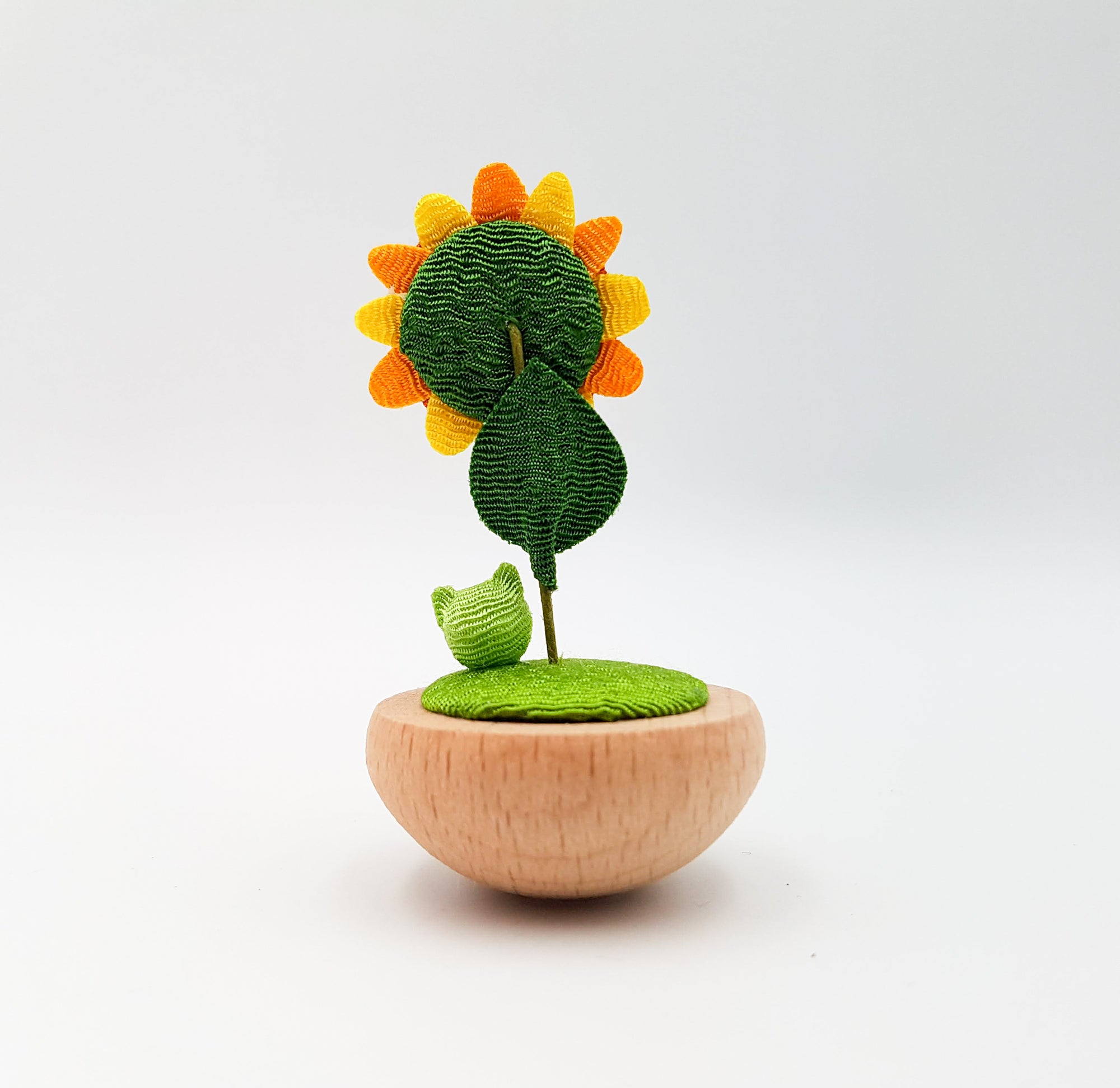 Figurine porte-bonheur yura yura japonais tournesol et animaux en bois et tissu chirimen