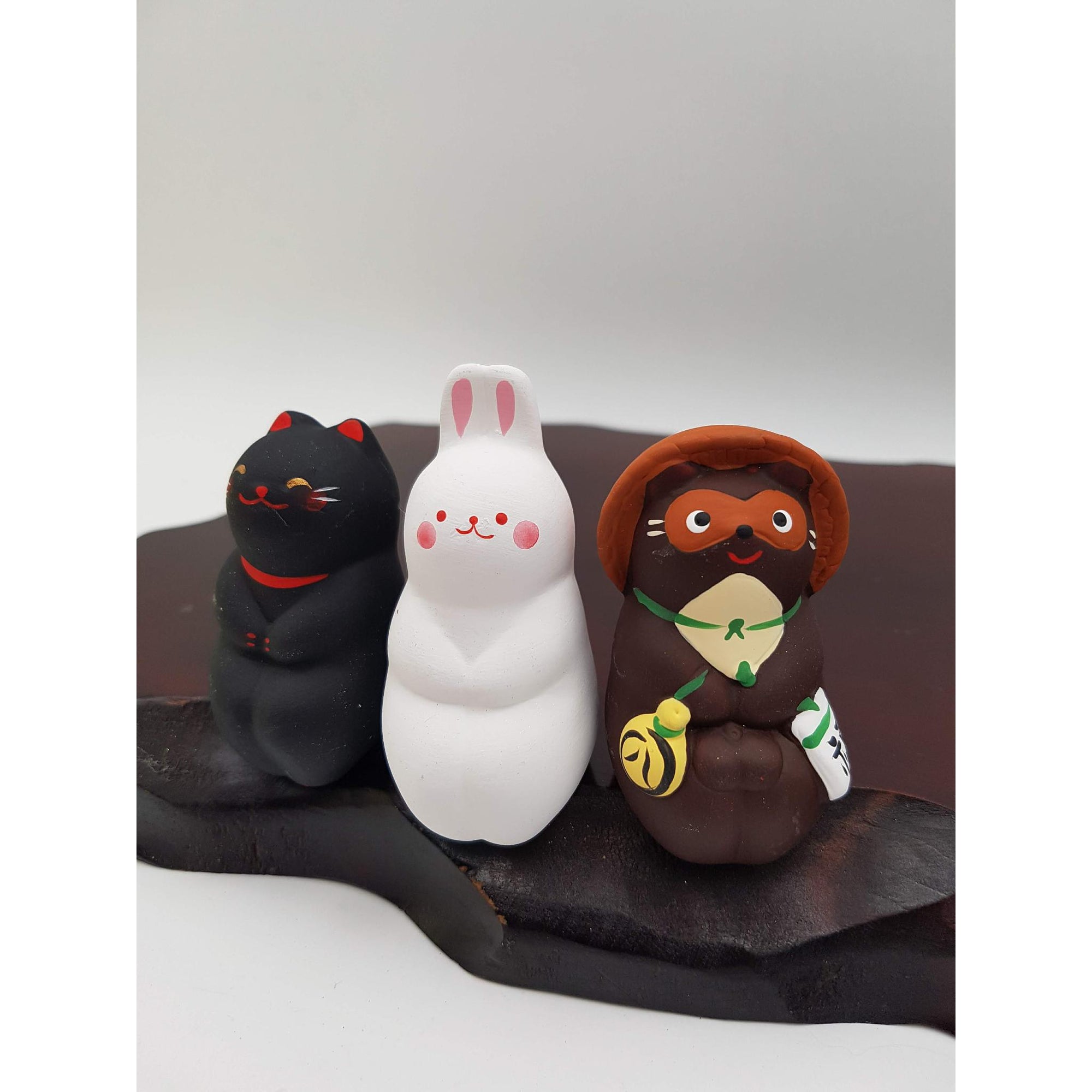 Sitting figurine - Animals