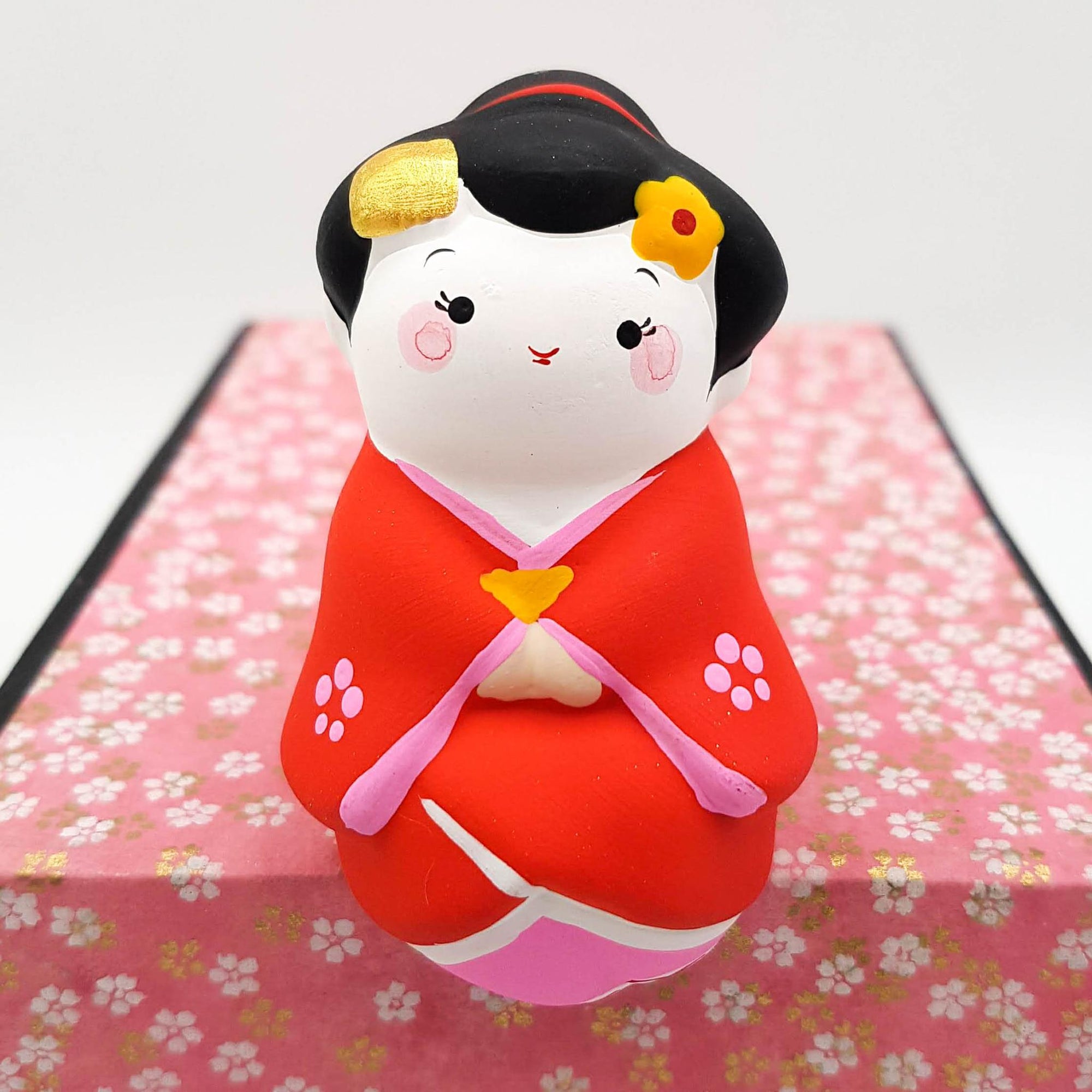 Figurines Osuwari assises en terre cuite et peint Japon fait main artisanal