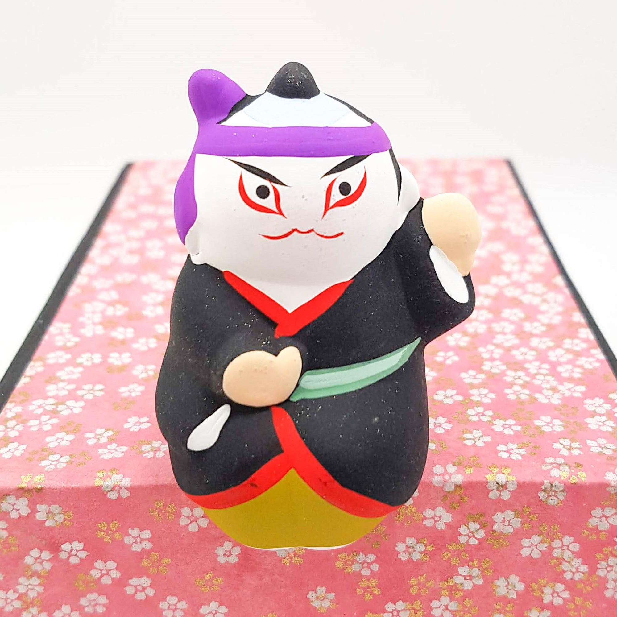 Figurines Osuwari assises en terre cuite et peint Japon fait main artisanal