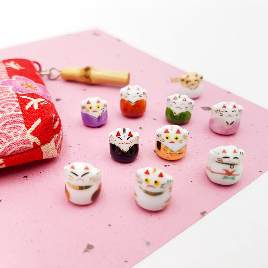 Mini figurines kawaii porte bonheur 1 boîte de 100 chats  - Chat