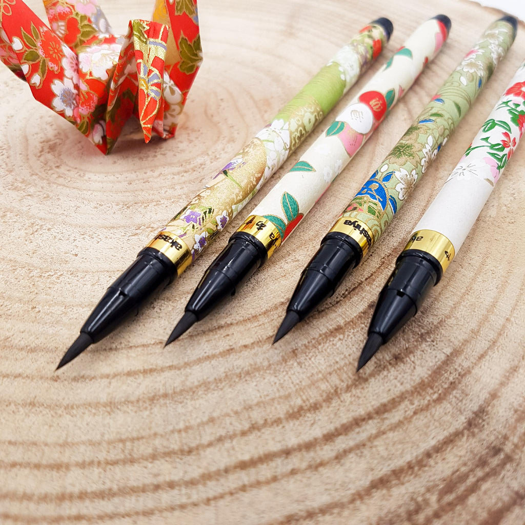 Stylo calligraphique japonais à encre avec décoration papier chiyogami