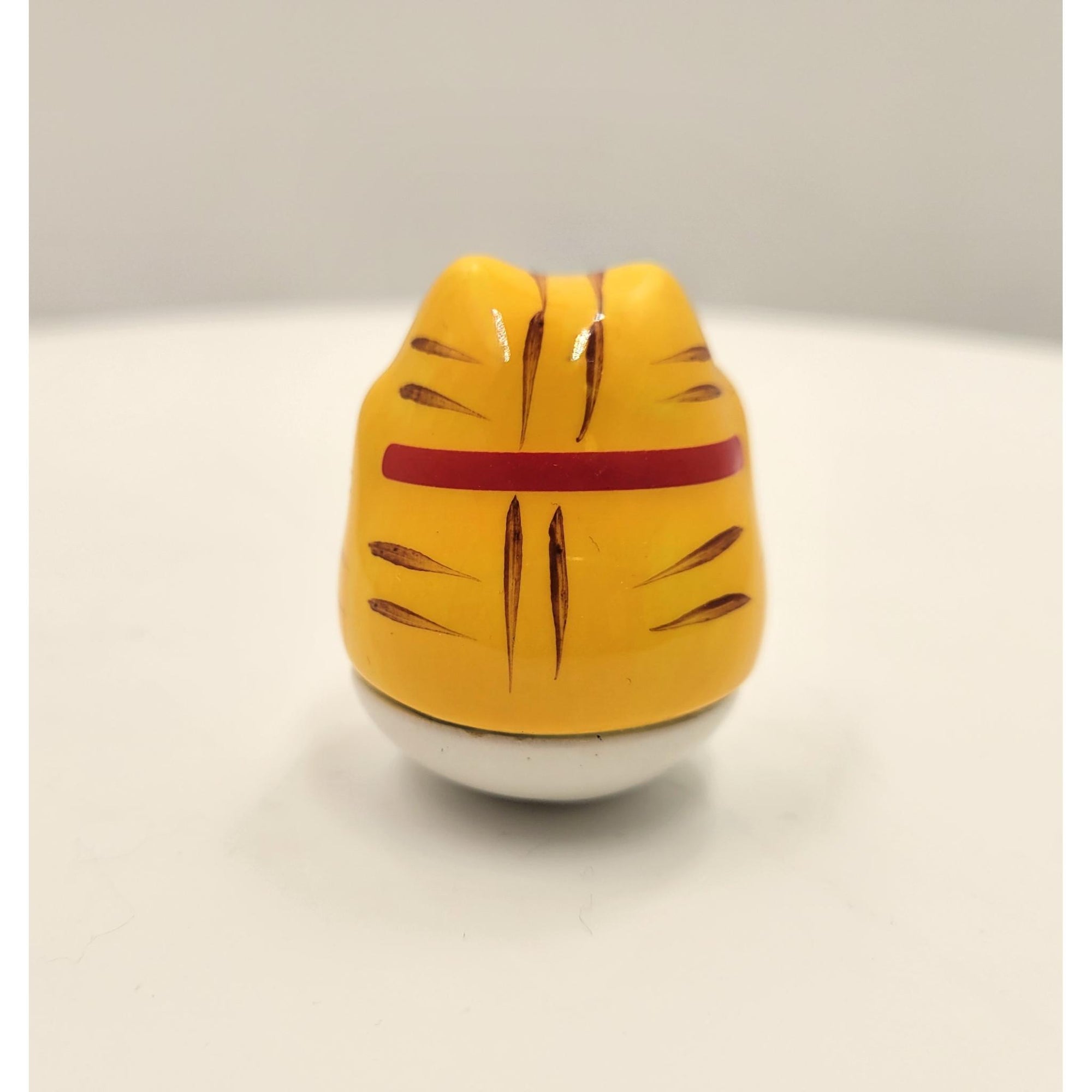 Figurine porte-bonheur culbuto MANEKINEKO en céramique