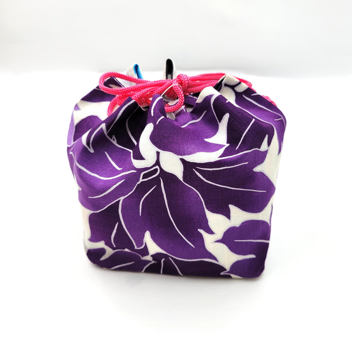Reversible Kinchaku bag in Japanese fabric – Pattern: SAKURA and AKADAMA