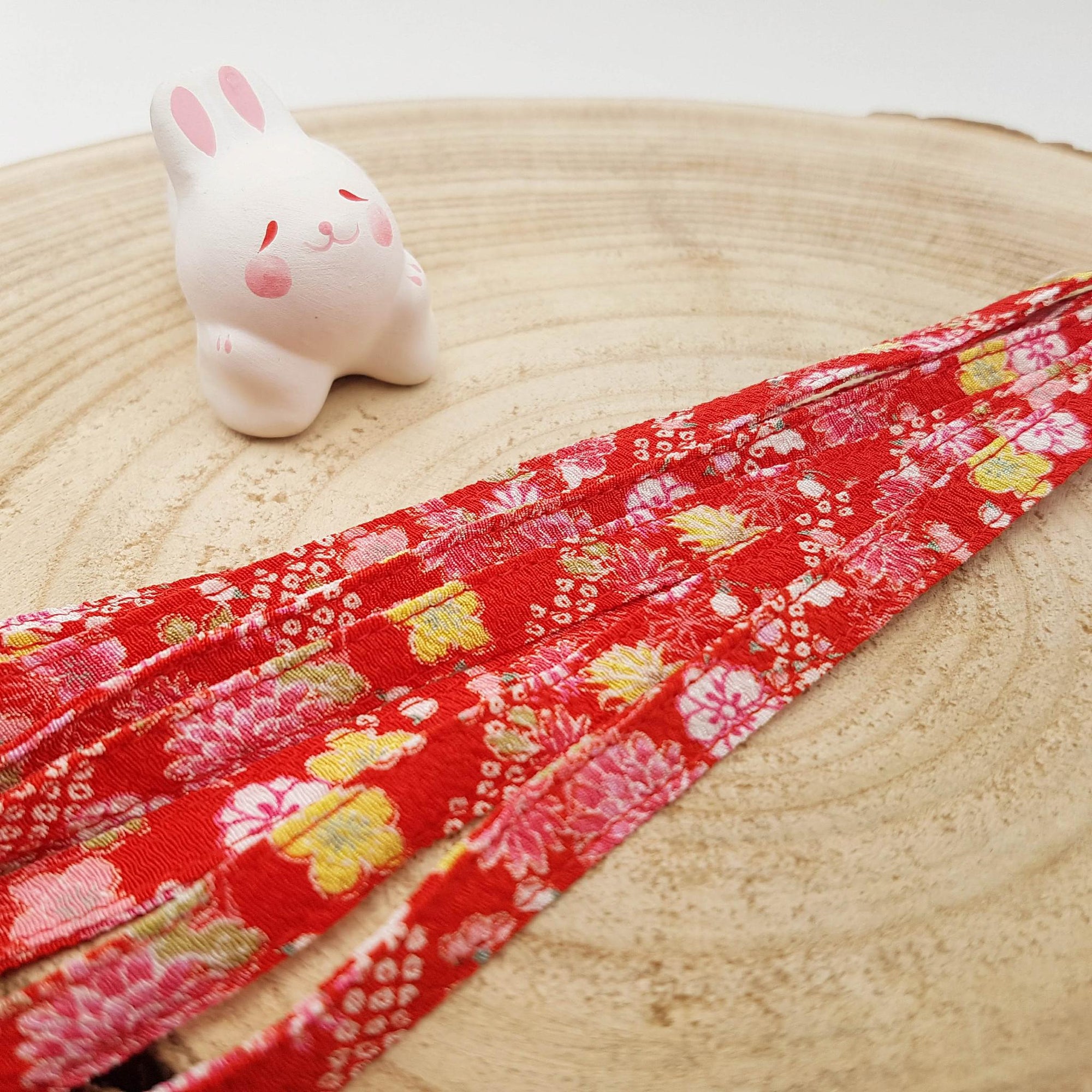 Lacets tissu chirimen vendus par lot et assortiment de couleurs -Lot 3