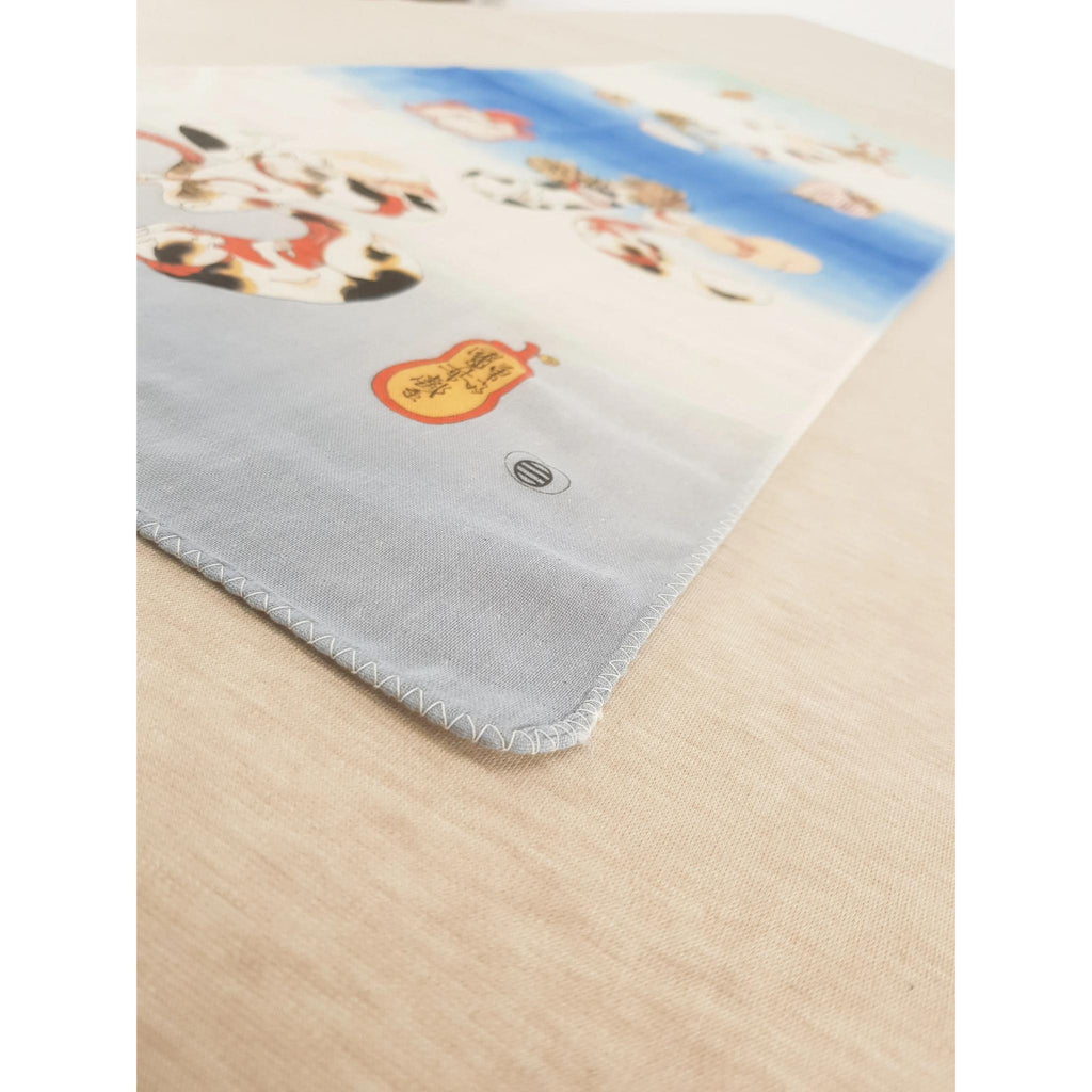 Tenugui serviette japonaise 100% coton imprimé avec reproduction d'estampe Chat Hiragana de l'artiste japonais Utagawa Kuniyoshi, bandeau