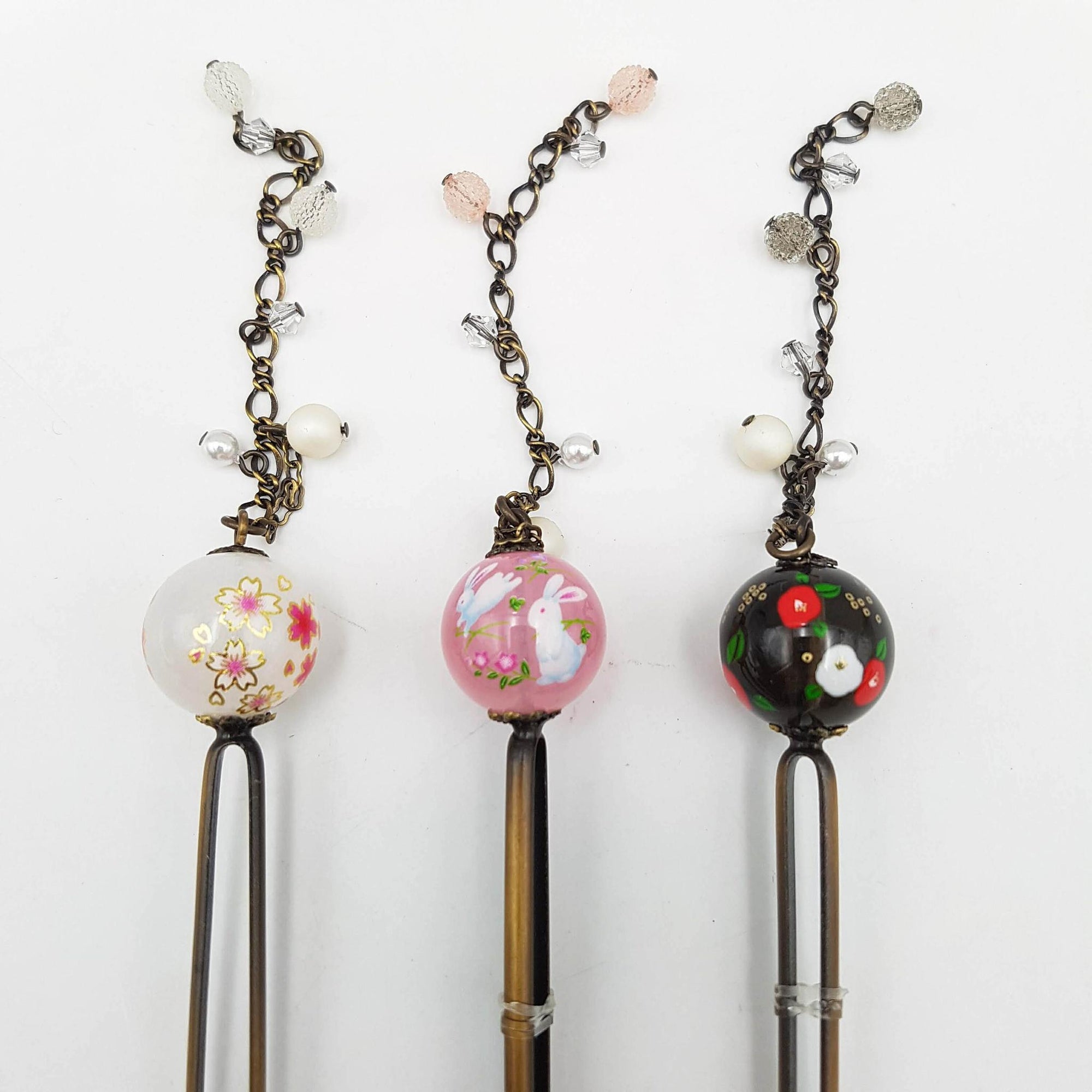 Épingle pic à cheveux japonaise Kanzashi avec boule de verre et chaînette de perles – Lot de 3
